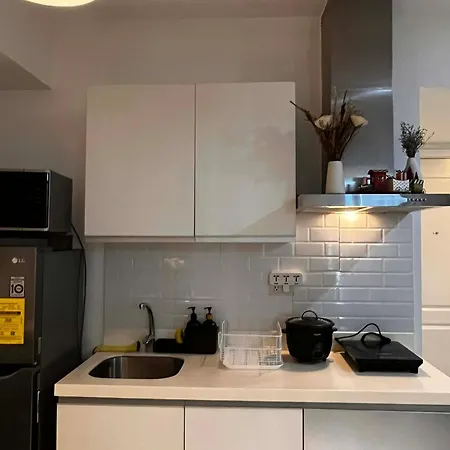 Zyron Suite